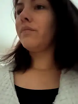 Snapshot of Linalicious chatting on October 2025 09:07:01 AM Linalicious online show from October 2025 09:07:01 AM