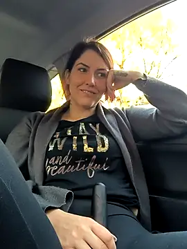 Snapshot of Linalicious chatting on November 2025 03:15:02 PM Linalicious online show from November 2025 03:15:02 PM