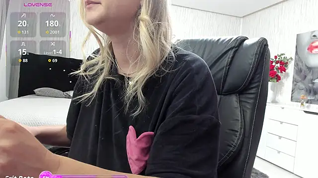 KattyeFox online show from November 2025 10:32:01 PM