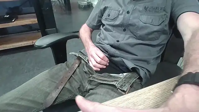 Michealtje85 online show from February 2026 04:16:02 PM