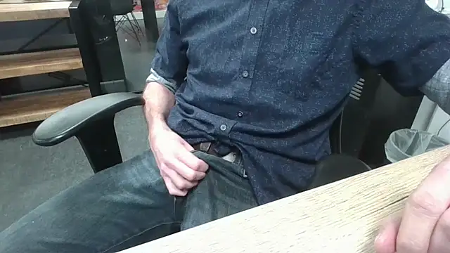 Michealtje85 online show from January 2026 04:10:02 PM