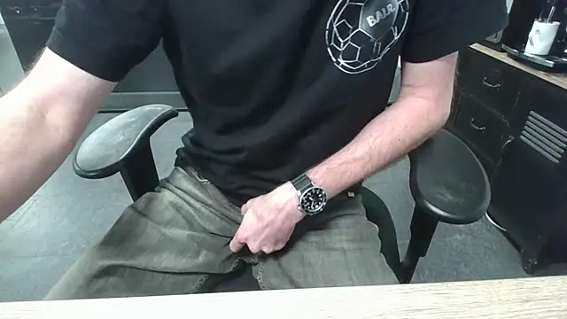 Snapshot of Michealtje85 chatting on December 2025 04:08:02 PM Michealtje85 online show from December 2025 04:08:02 PM