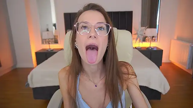 CozyMell online show from February 2026 02:38:02 PM