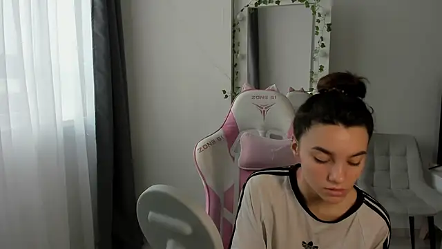 MashkaRay online show from December 2025 09:11:02 AM