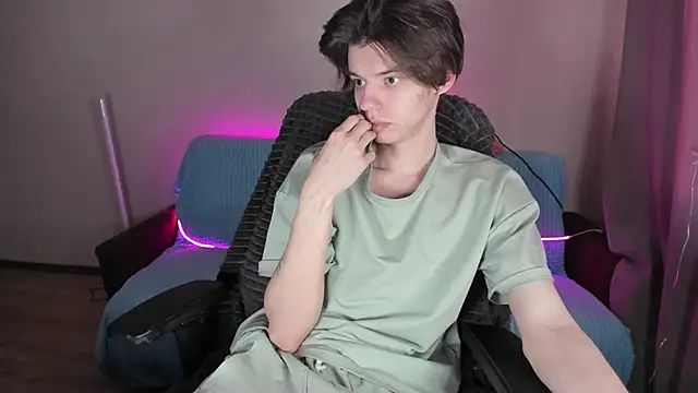 Liam sexy1 online show from February 2025 03:09:01 PM