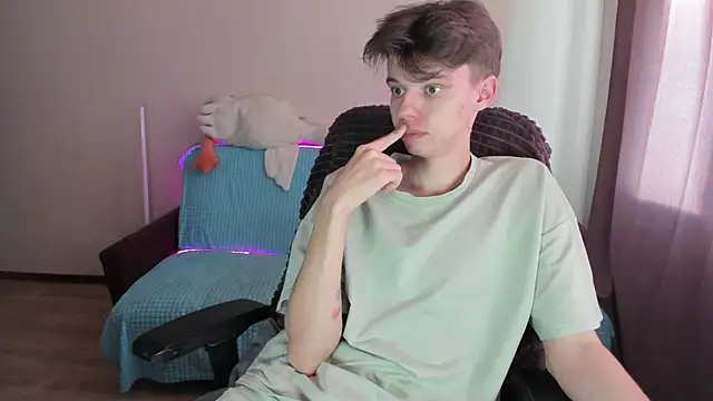 Liam sexy1 online show from September 2025 01:50:01 PM