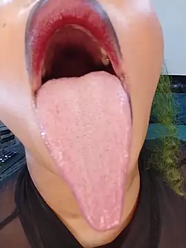 Sugartonguexx online show from March 2026 07:10:02 PM