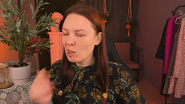 Snapshot of VandaRossi chatting on November 2025 09:41:01 AM VandaRossi online show from November 2025 09:41:01 AM