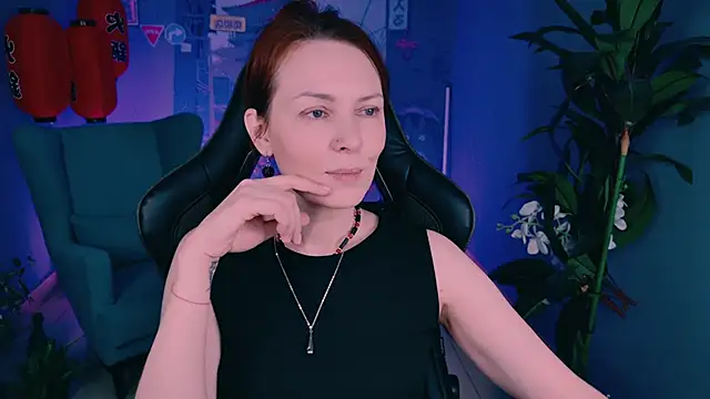 VandaRossi online show from September 2025 09:05:01 AM