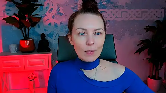 VandaRossi online show from September 2025 10:22:01 AM