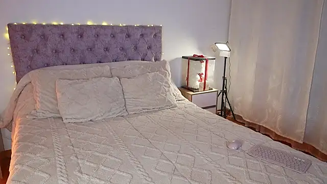 samantha evans2 online show from April 2026 02:46:01 AM