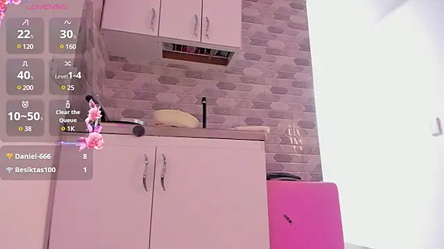 Snapshot of samantha_evans2 chatting on January 2025 07:32:02 AM samantha evans2 online show from January 2025 07:32:02 AM