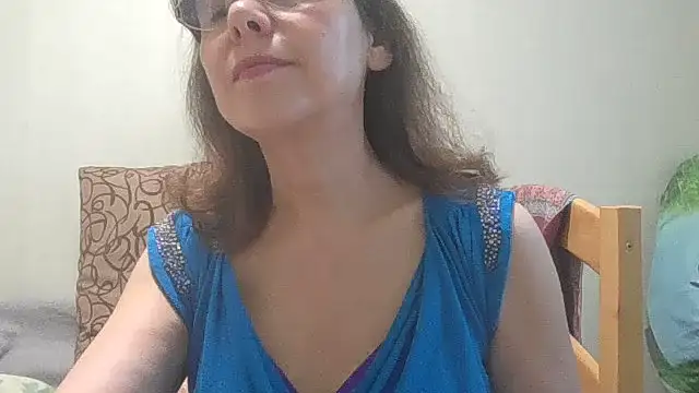 HollyJewel online show from June 2026 04:15:02 PM