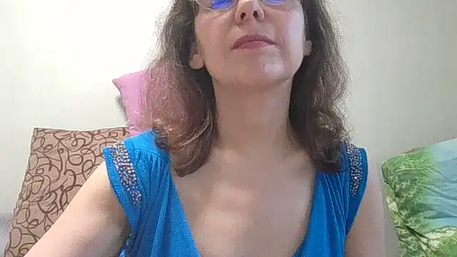 HollyJewel online show from June 2026 04:17:02 PM