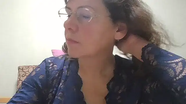 HollyJewel online show from October 2025 05:36:01 PM