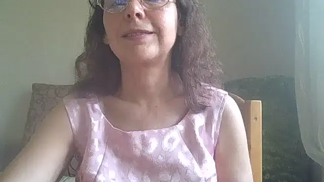 HollyJewel online show from May 2026 11:52:01 AM
