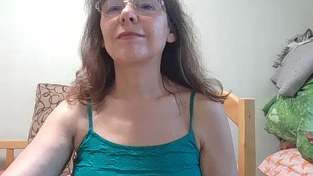 HollyJewel online show from July 2026 04:25:01 PM