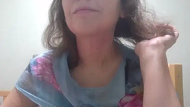 HollyJewel online show from December 2025 05:01:01 PM