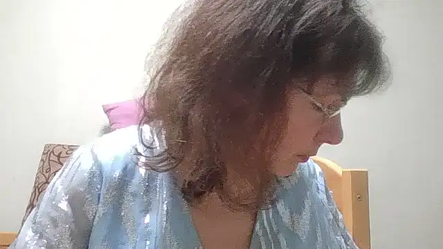 HollyJewel online show from April 2026 04:24:01 PM