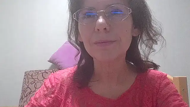 Snapshot of HollyJewel chatting on January 2025 05:41:01 PM HollyJewel online show from January 2025 05:41:01 PM