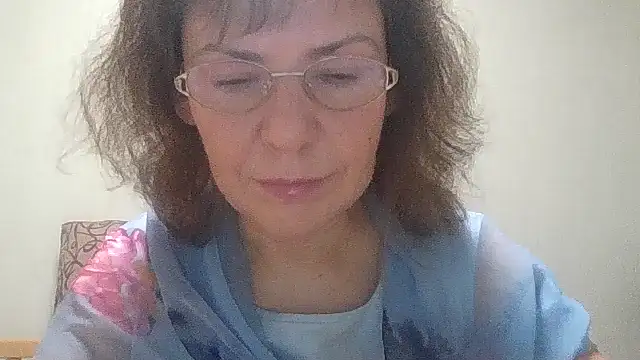 HollyJewel online show from November 2025 06:01:01 PM