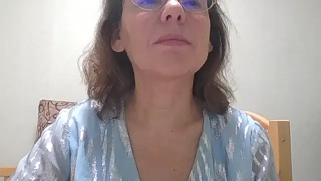 HollyJewel online show from October 2025 06:18:01 PM