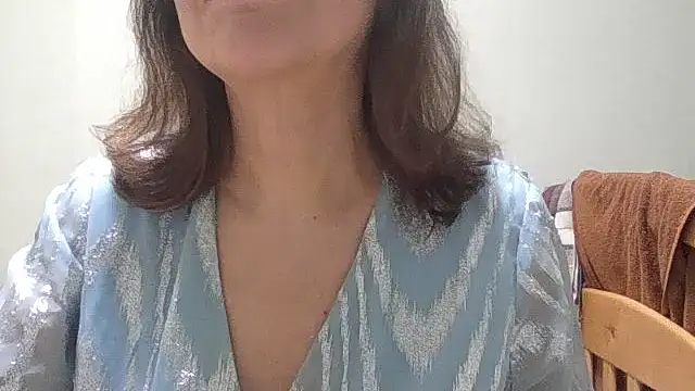 HollyJewel online show from April 2026 07:58:02 PM