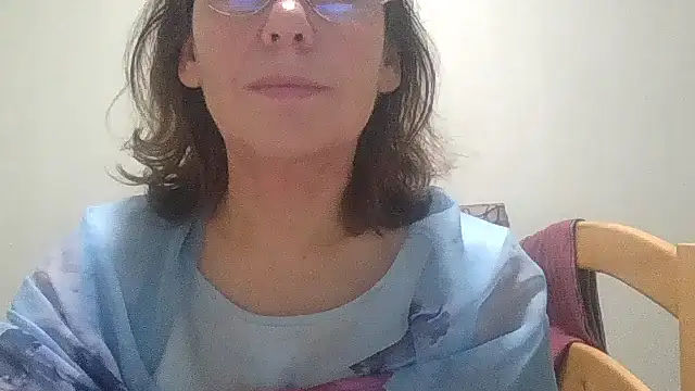 HollyJewel online show from November 2025 04:23:02 PM