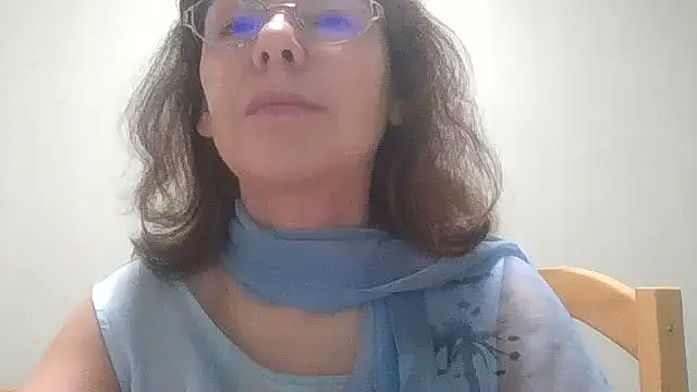 HollyJewel online show from December 2025 06:39:02 PM