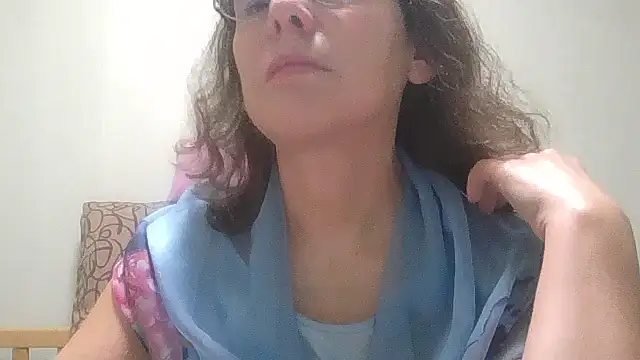 HollyJewel online show from November 2025 04:40:01 PM