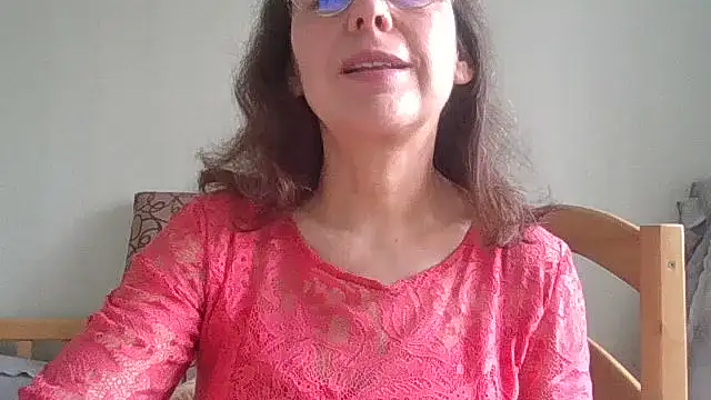 HollyJewel online show from April 2026 10:39:01 AM