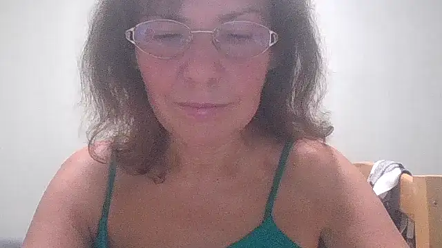 Snapshot of HollyJewel chatting on September 2025 06:59:02 PM HollyJewel online show from September 2025 06:59:02 PM