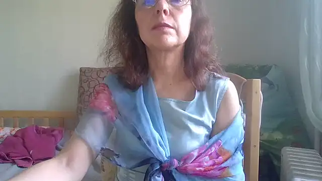 HollyJewel online show from May 2026 01:42:01 PM