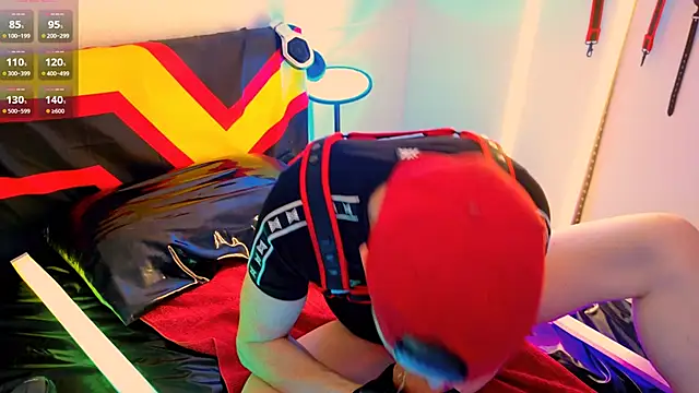 Snapshot of Fuc71 chatting on October 2025 06:05:01 PM Fuc71 online show from October 2025 06:05:01 PM