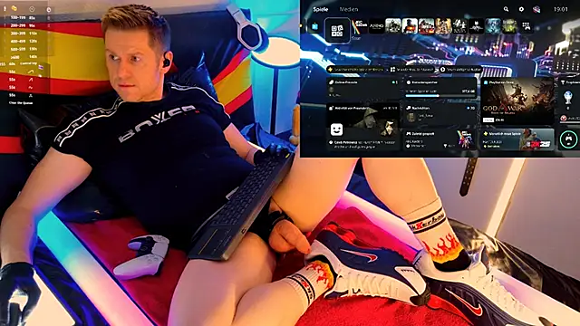 Snapshot of Fuc71 chatting on March 2026 06:04:02 PM Fuc71 online show from March 2026 06:04:02 PM