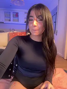 ZoeZayd online show from April 2026 06:11:02 PM
