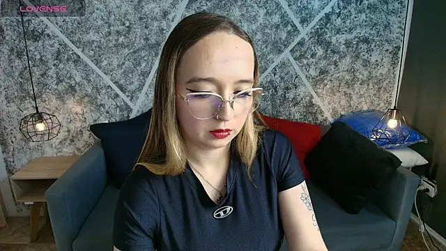 Snapshot of Liaroberts1 chatting on June 2026 02:00:02 PM Liaroberts1 online show from June 2026 02:00:02 PM