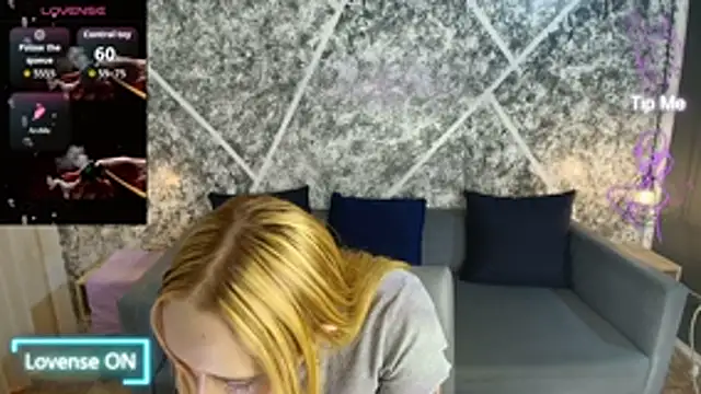 Liaroberts1 online show from July 2026 01:52:02 PM