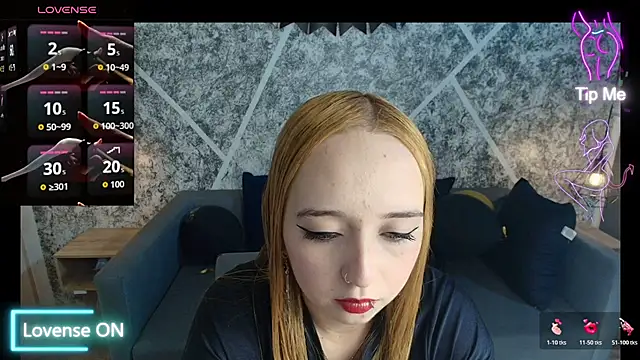 Liaroberts1 online show from July 2026 01:43:02 PM