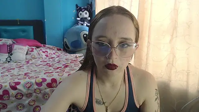 Liaroberts1 online show from February 2025 12:01:01 PM