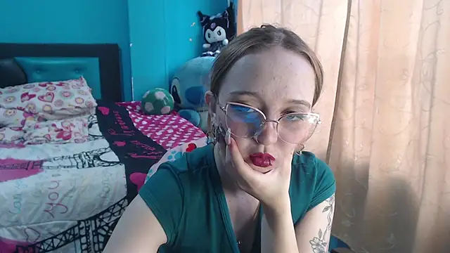 Liaroberts1 online show from March 2025 11:55:01 AM