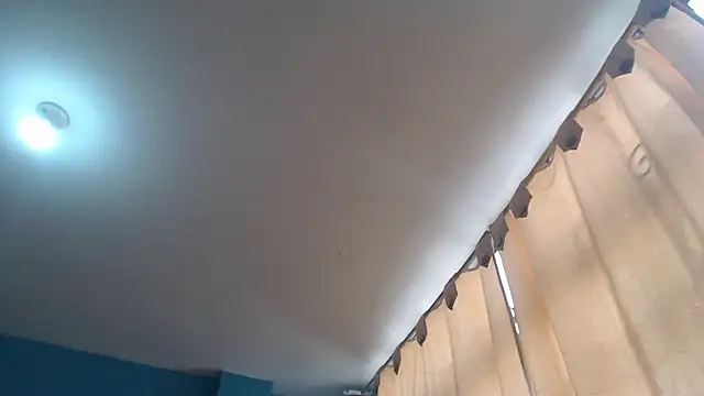 Liaroberts1 online show from February 2025 02:59:02 PM