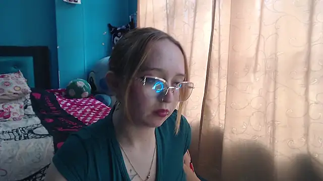 Liaroberts1 online show from March 2025 06:06:02 PM