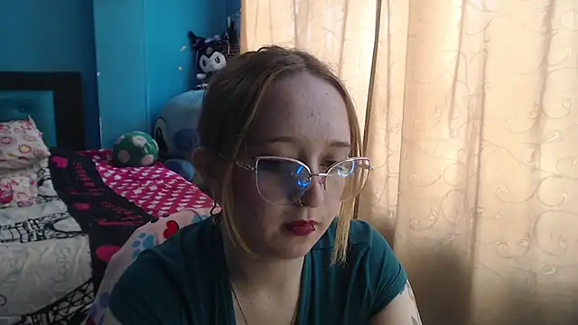 Liaroberts1 online show from March 2025 03:01:01 PM