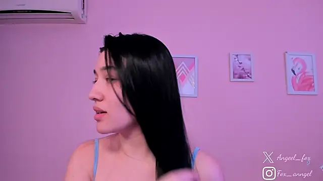 Snapshot of angeel_fox chatting on May 2026 01:53:02 AM angeel fox online show from May 2026 01:53:02 AM