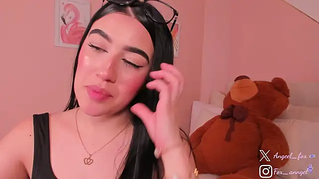 angeel fox online show from November 2025 05:18:02 AM