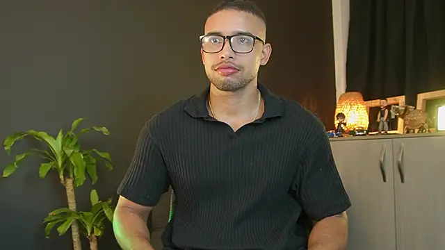 Snapshot of LincomAmith chatting on January 2026 03:54:01 AM LincomAmith online show from January 2026 03:54:01 AM