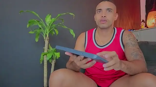 Snapshot of LincomAmith chatting on January 2026 03:35:01 AM LincomAmith online show from January 2026 03:35:01 AM