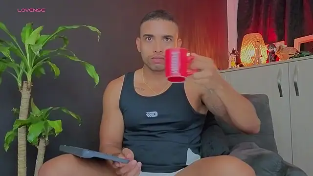 Snapshot of LincomAmith chatting on January 2026 03:43:02 AM LincomAmith online show from January 2026 03:43:02 AM