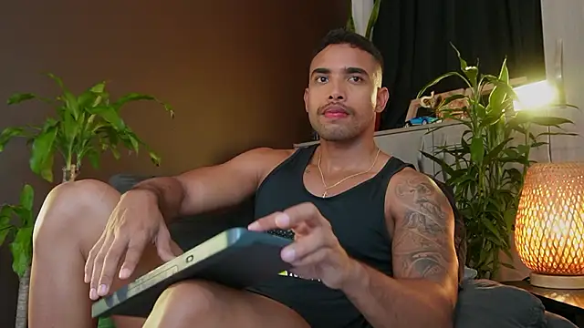 Snapshot of LincomAmith chatting on February 2026 03:48:02 AM LincomAmith online show from February 2026 03:48:02 AM